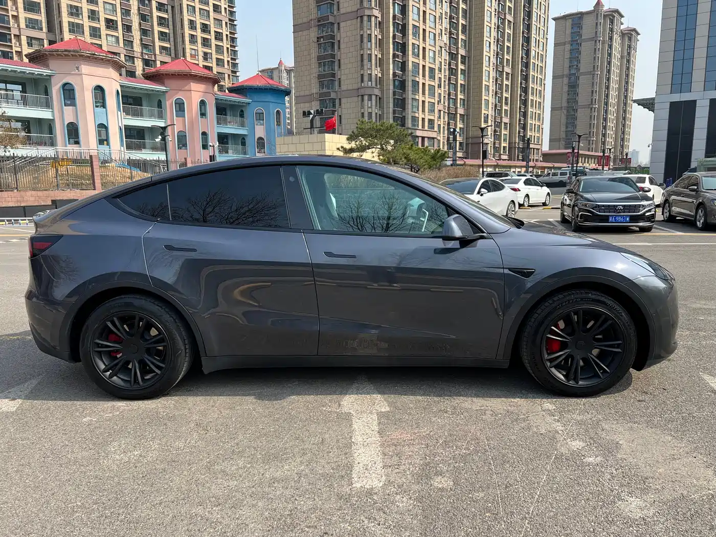 TESLA MODEL Y