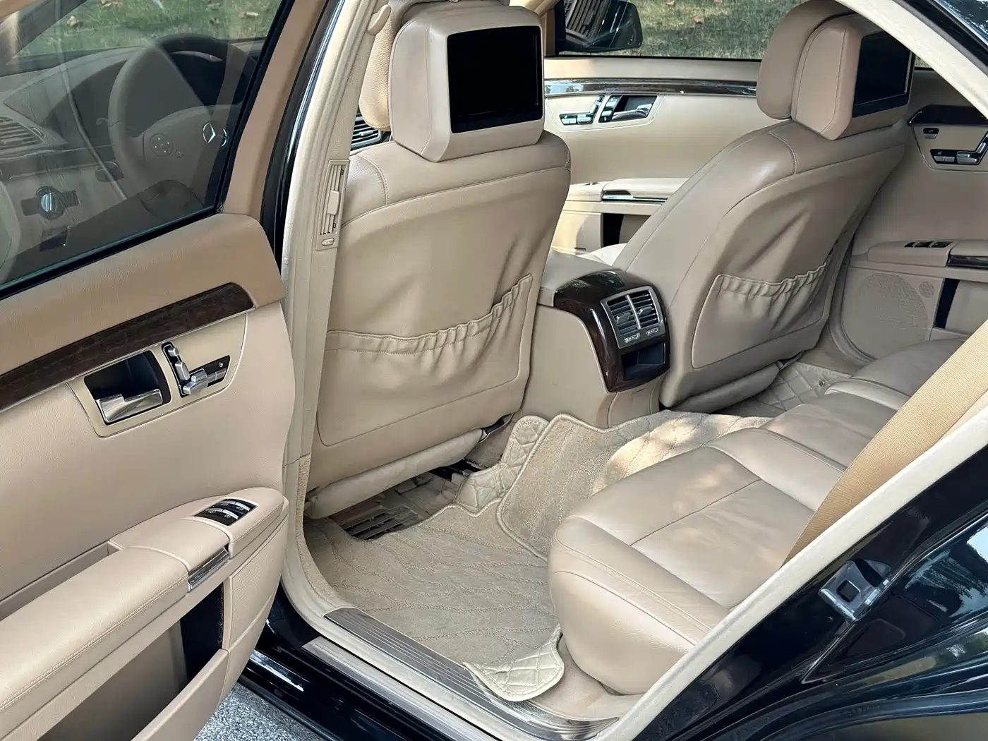 Mercedes-Benz S-Class 2012 S 300 L Luxury Grand Edition фото 10