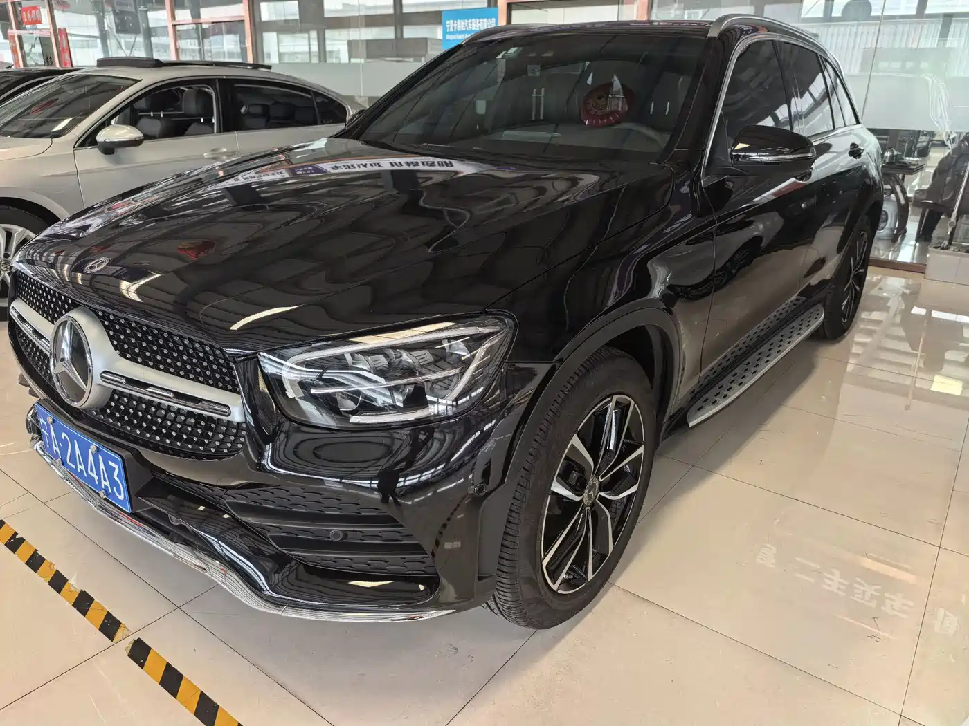 MERCEDES-BENZ GLC