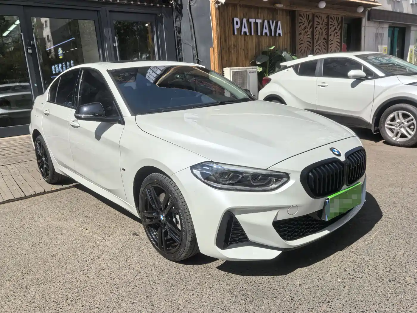 BMW 1 Series 2023 125i M Sport Shadow Edition фото 4