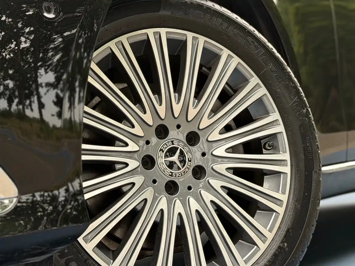Mercedes-Benz E-Class 2023 E 300 L Fashion фото 8