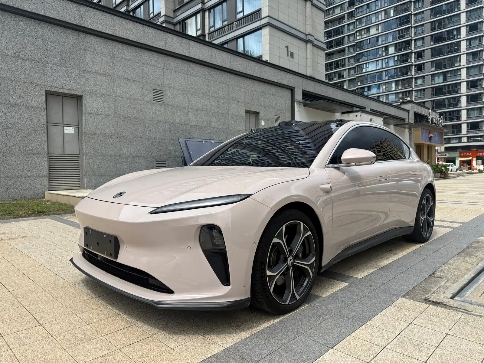 Фото 1 - NIO ET5