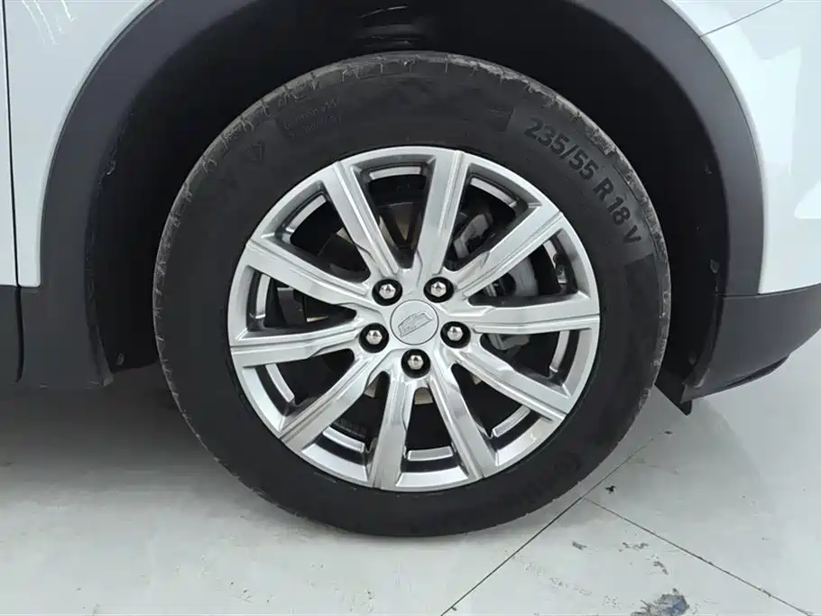 CADILLAC XT4