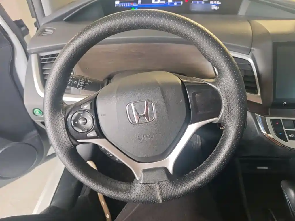 Honda Jade 2016 2016 1.8L Automatic Comfort Elite Version 5-seater