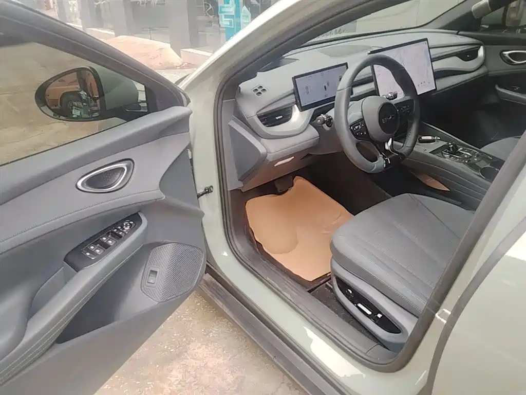 BYD Seal 06GT 2025 Smart Drive Edition 550 AWD Heat Wave фото 16