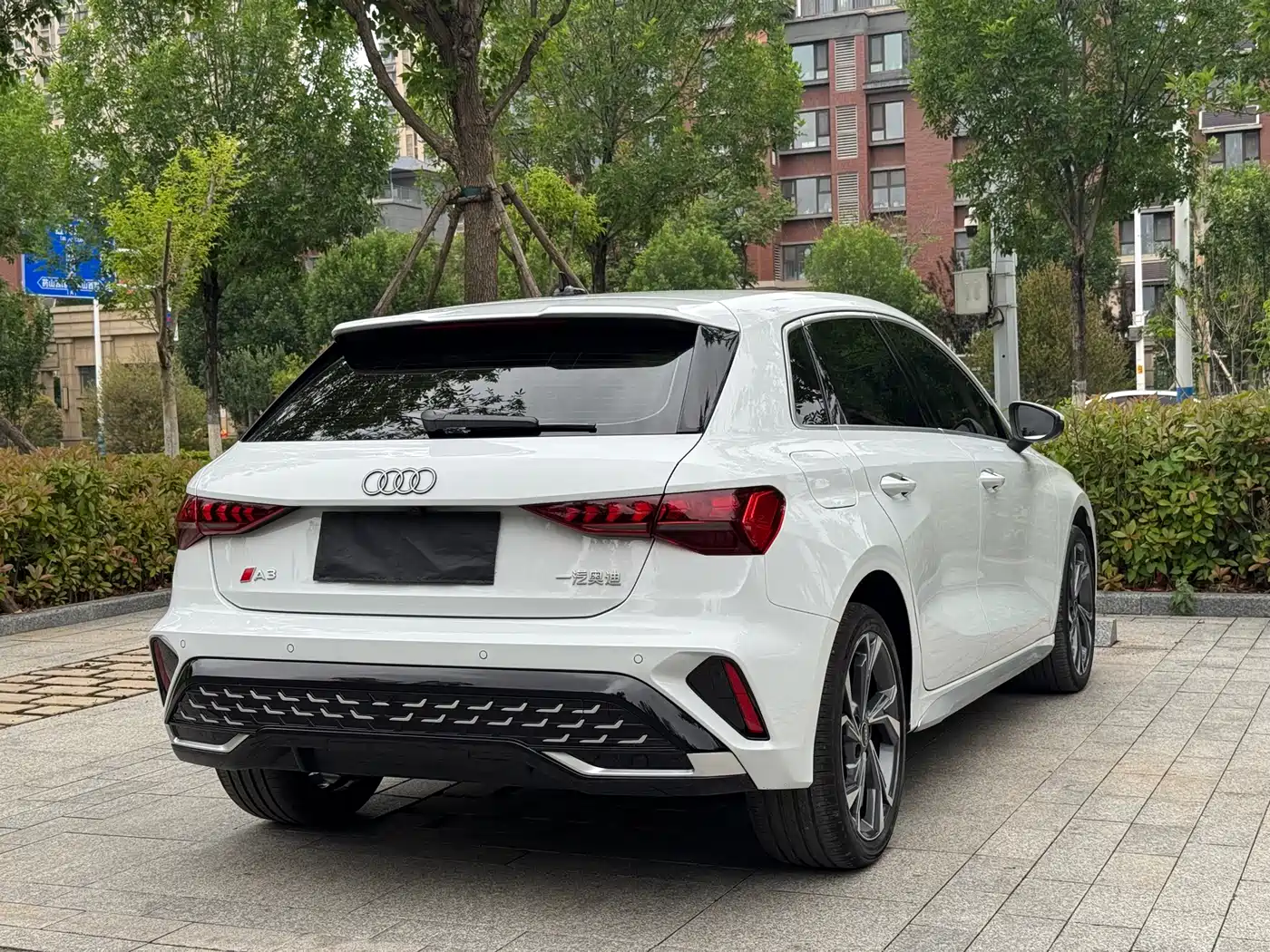 Audi A3 2025 Sportback 35TFSI Flying Premium фото 10