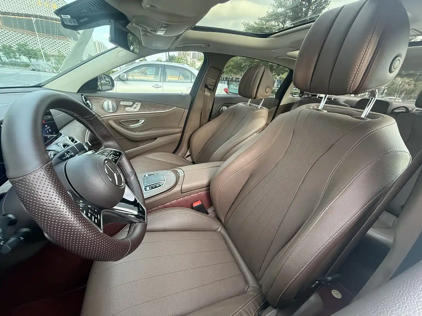 Mercedes-Benz E-Class 2021 E 300 L Luxury фото 11