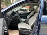 Photo 10 - Ford Escape