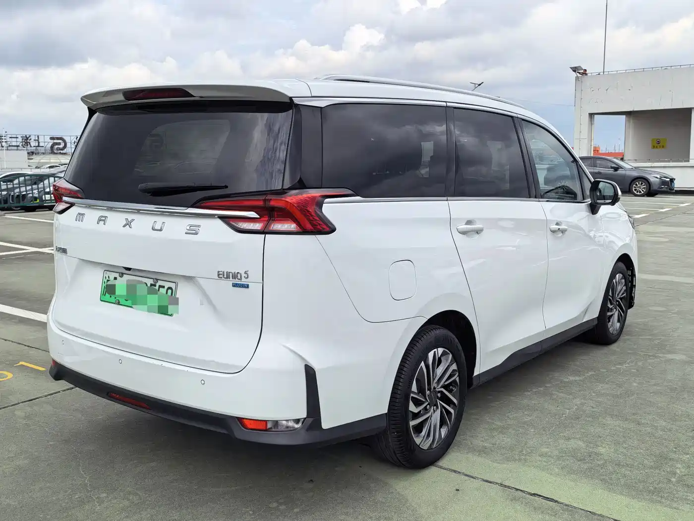 SAIC Maxus EUNIQ 5 2021 2020 1.3T PLUG IN Premium Edition