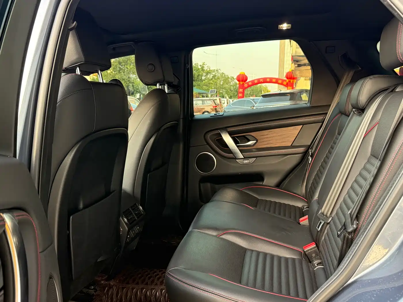 LAND ROVER DISCOVER SPORTS