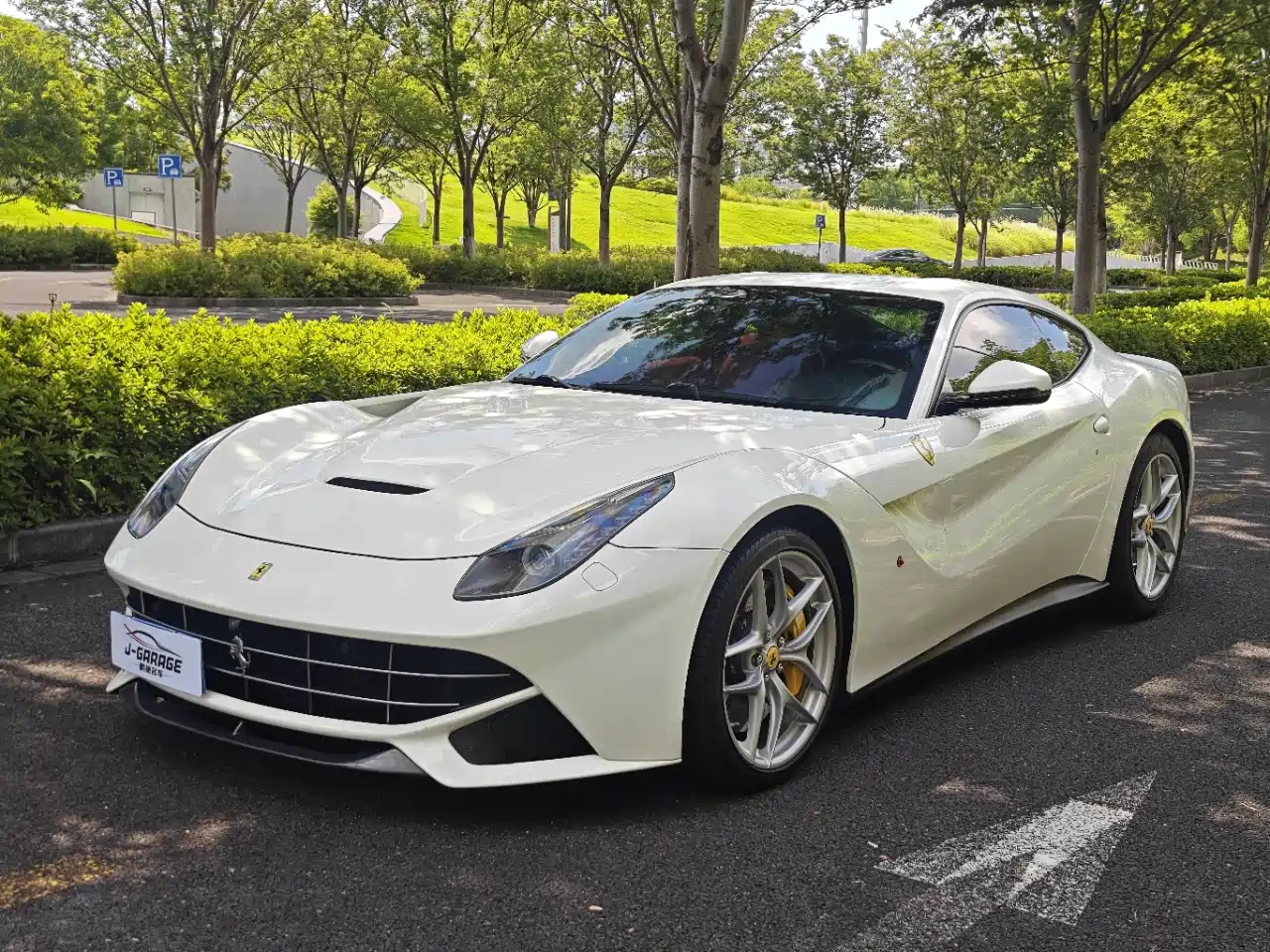 Ferrari F12berlinetta 2015 2013 6.3L Standard