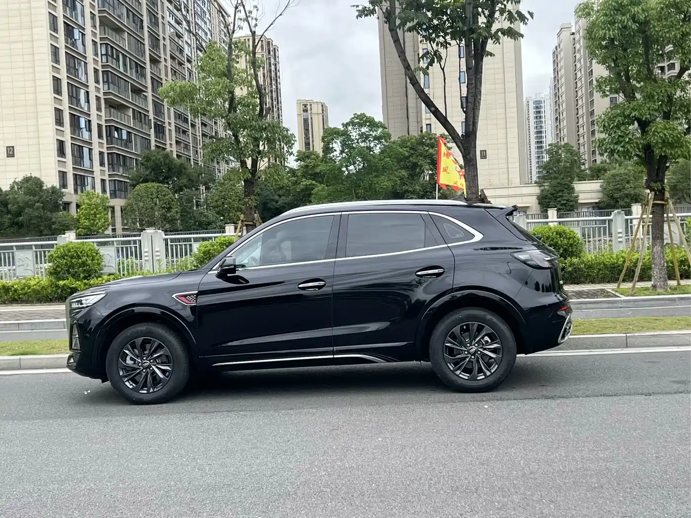 Hongqi HS5 2023 2.0T Flag Enjoy Pro Edition фото 4