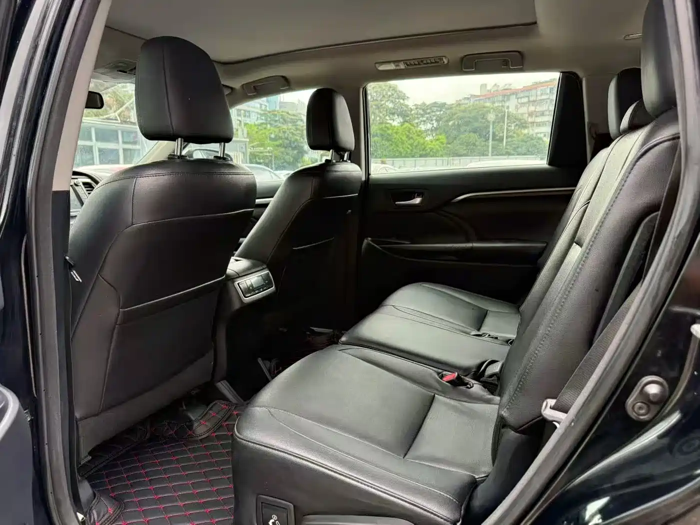 Toyota Highlander 2015 2.0T AWD Ultimate Edition 7-seater фото 9
