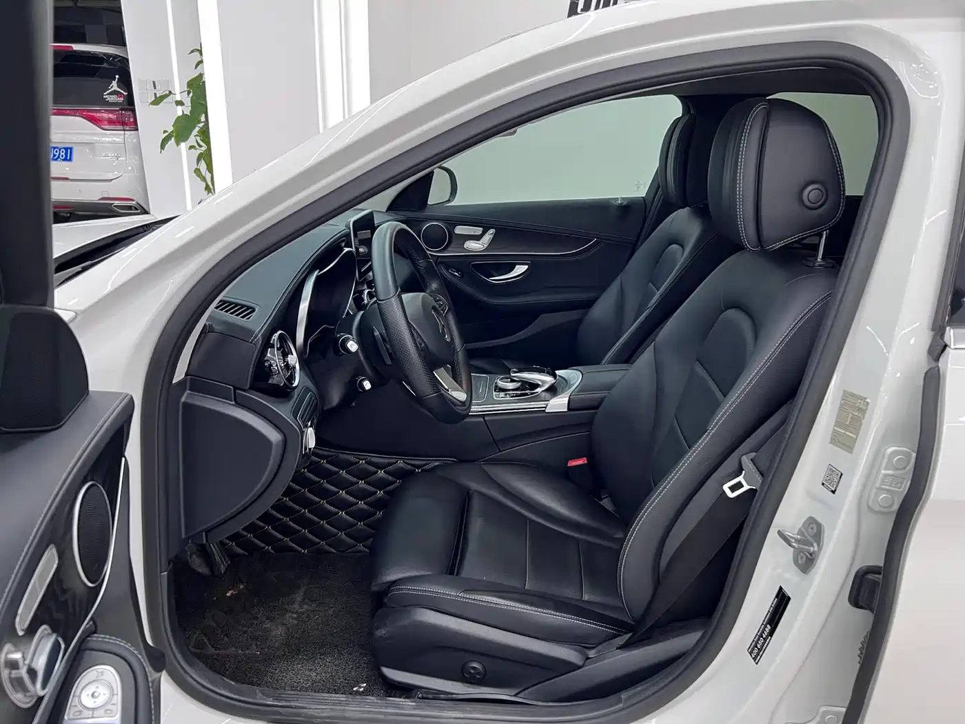 Mercedes-Benz C-Class 2017 C 200 L Sport фото 9