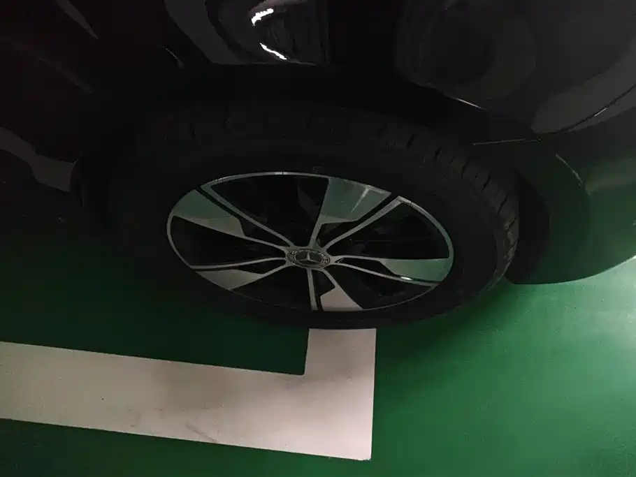 MERCEDES-BENZ V CLASS