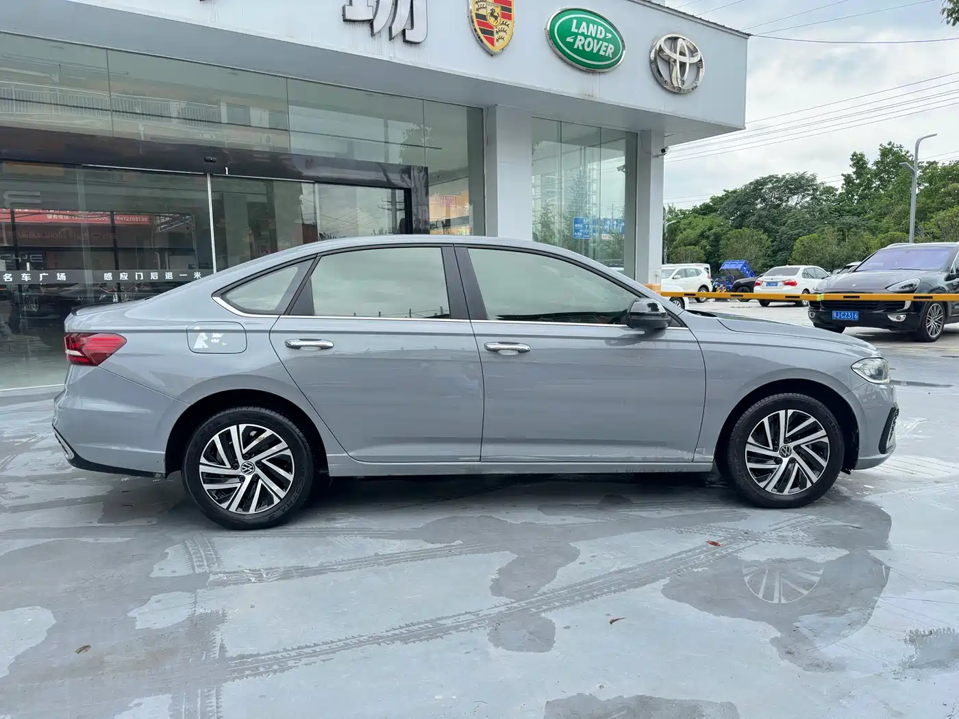 Volkswagen Lavida 2023 280TSI DSG Starlight Comfort Edition фото 4