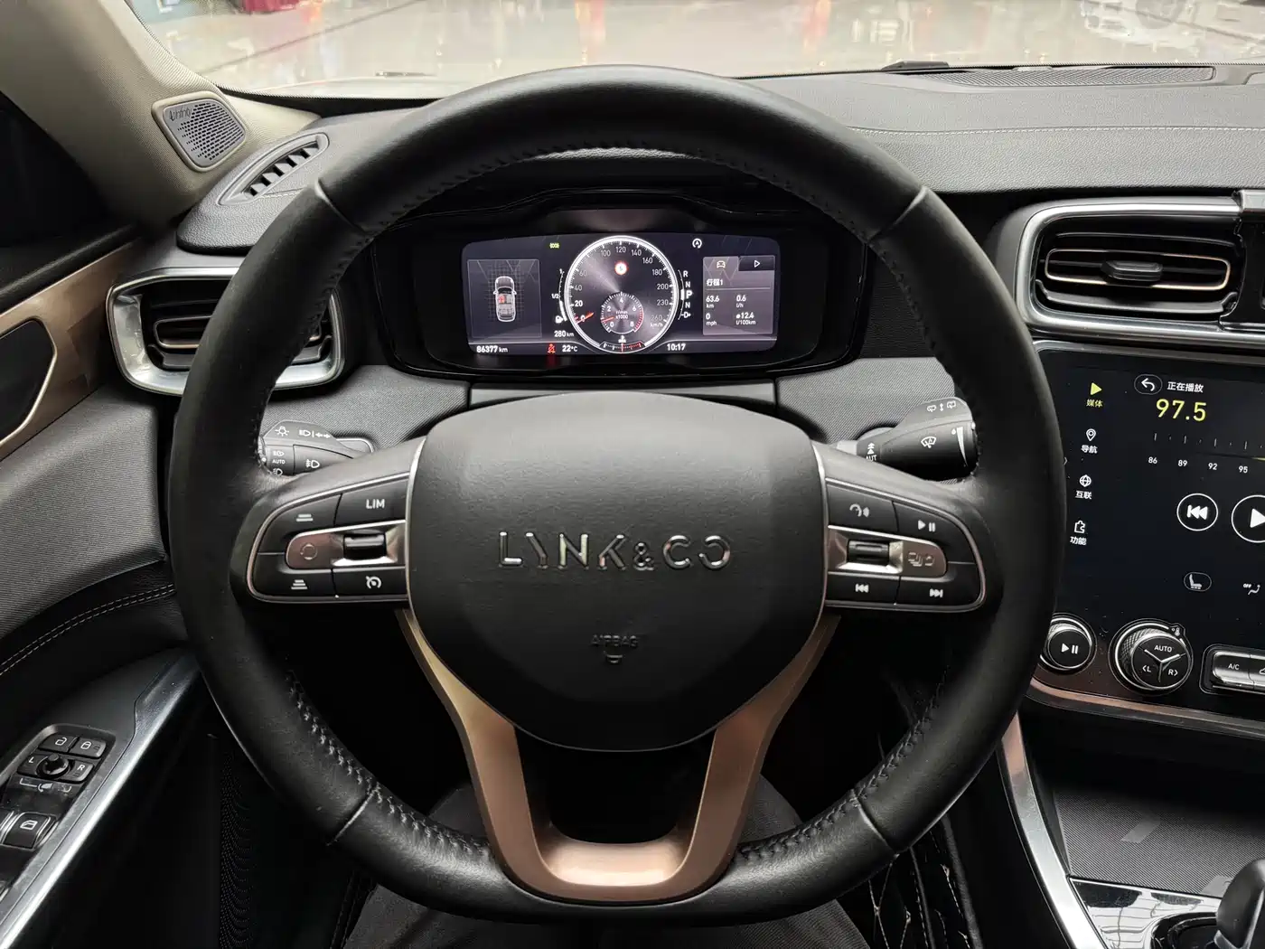 Lynk & Co 01 2017 2.0T 2WD Pro Version фото 16