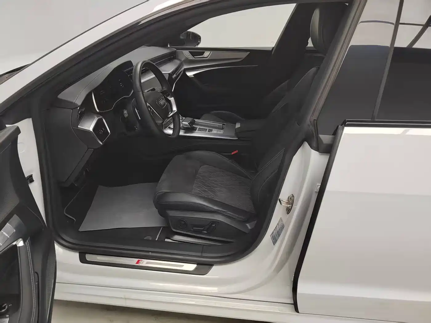 AUDI A7L