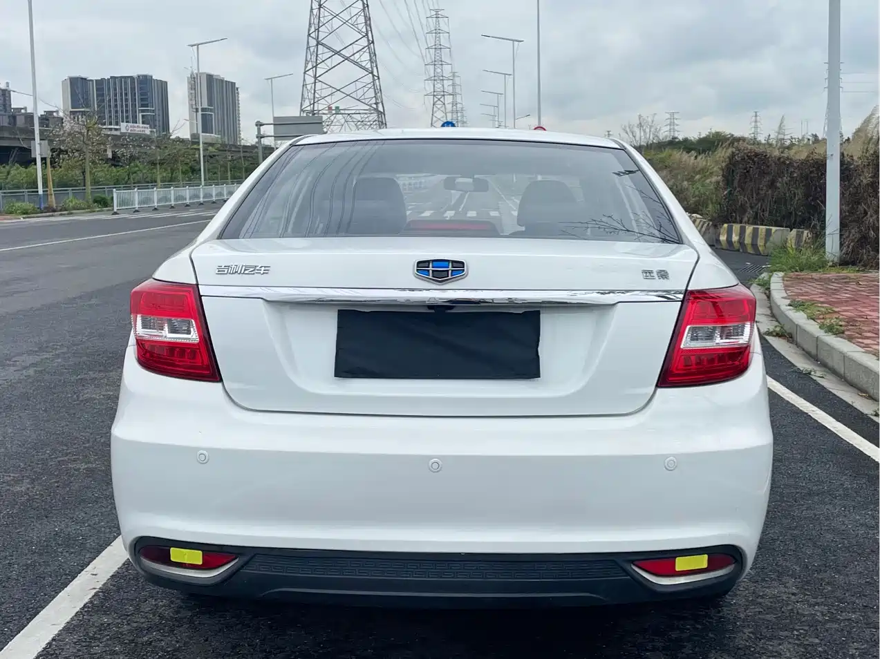 Фото 8 - Geely Vision
