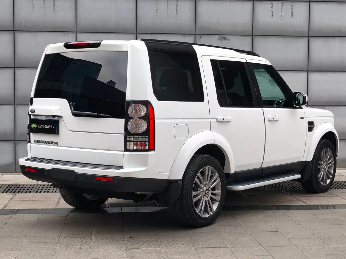 Land Rover Discovery 2016 3.0 SC V6 HSE фото 4