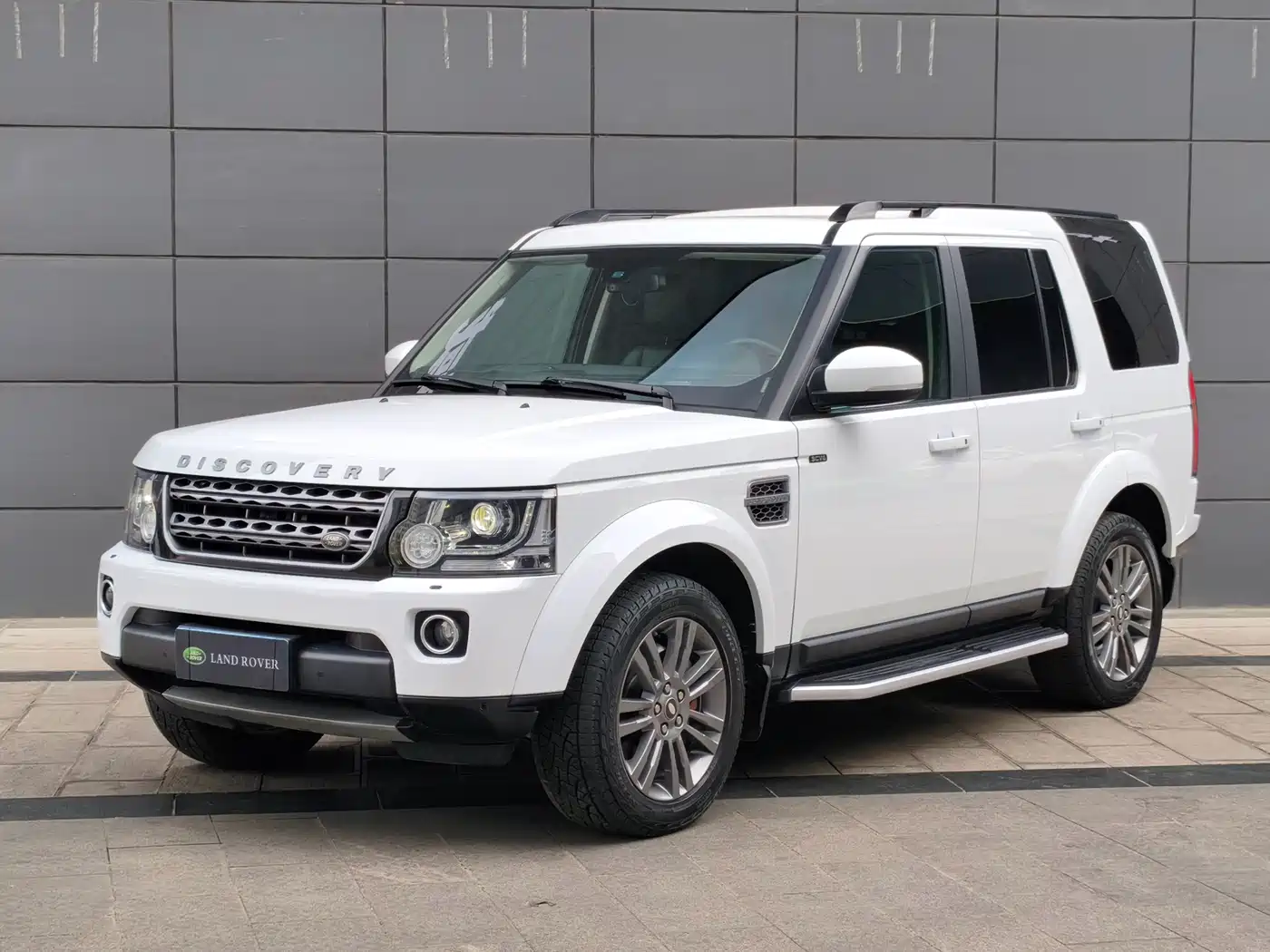 Land Rover Discovery 2016 3.0 SC V6 HSE