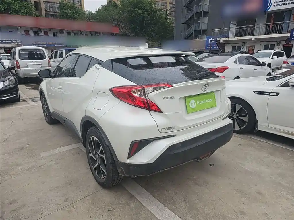Toyota C-HR 2020 Model 2.0L Leading фото 5