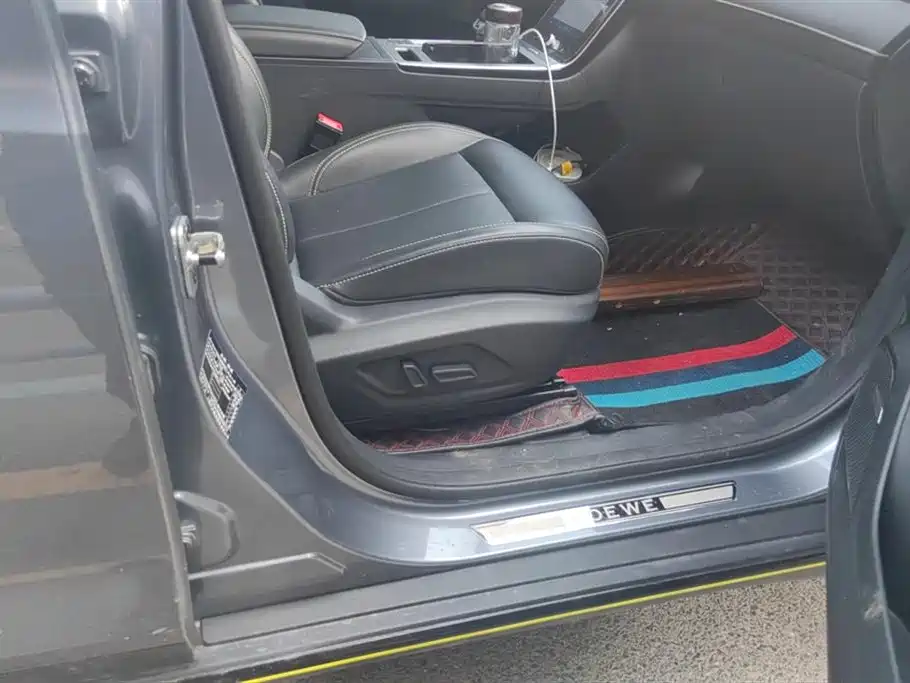 ROEWE RX5 NEW ENERGY