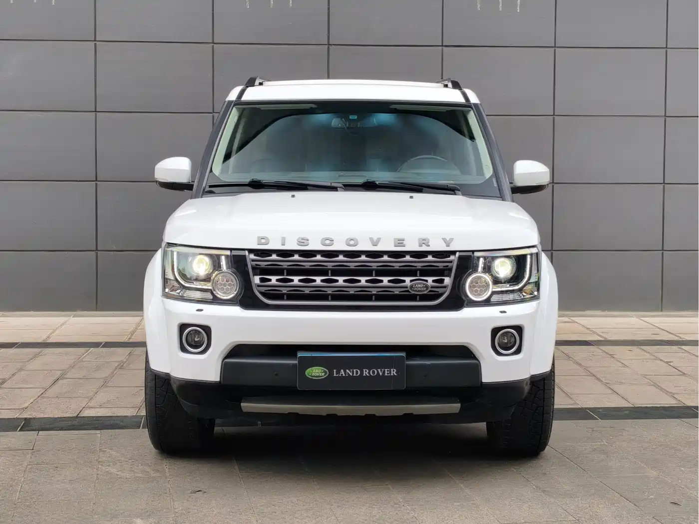 Land Rover Discovery 2016 3.0 SC V6 HSE фото 2