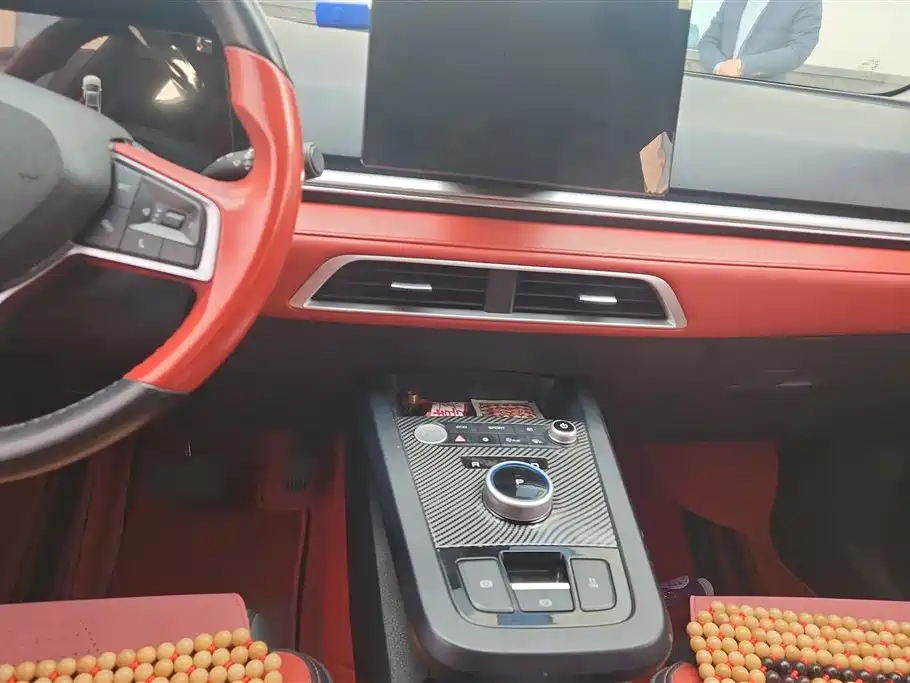 BYD E2