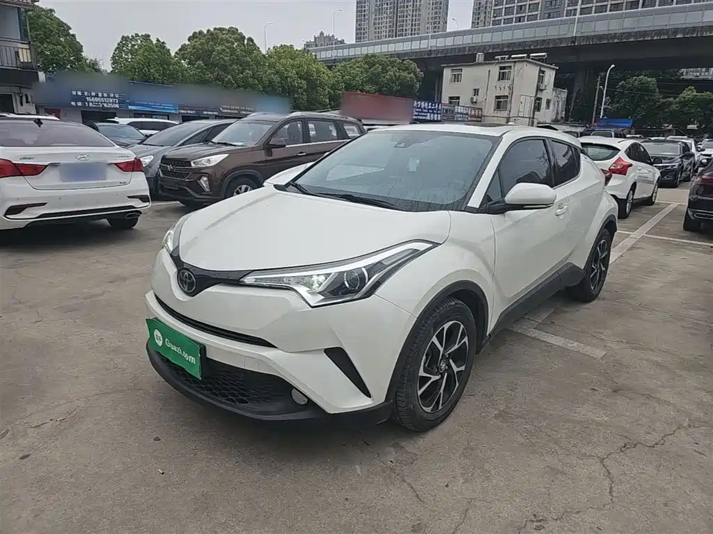 Toyota C-HR 2020 Model 2.0L Leading