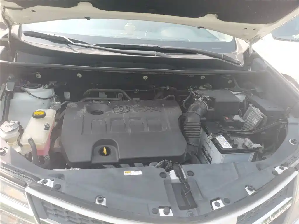 Toyota RAV4 Rongfang 2015 2.0L CVT 2WD Trend Edition фото 20