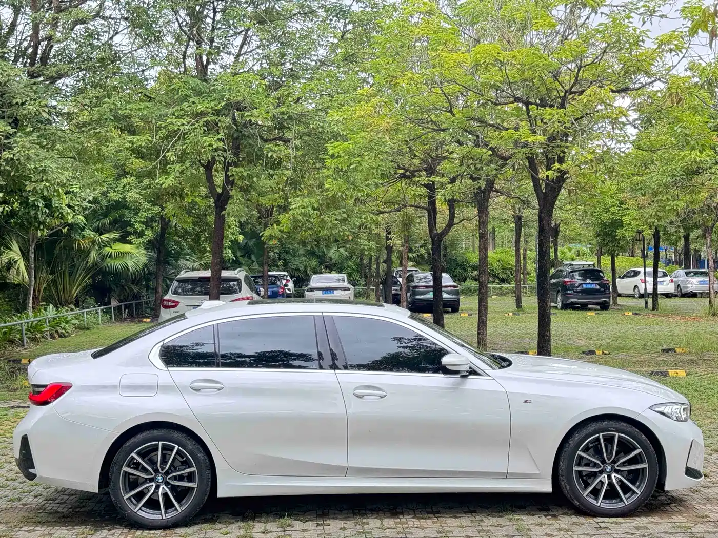 BMW 3 Series 2023 320Li M Sport Package фото 7