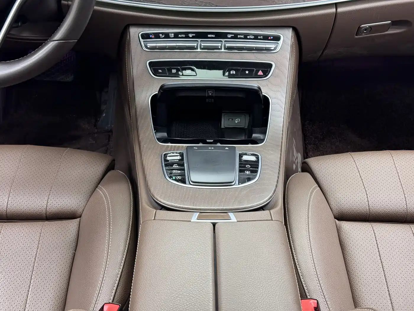 Mercedes-Benz E-Class 2022 E 300 L Luxury фото 25