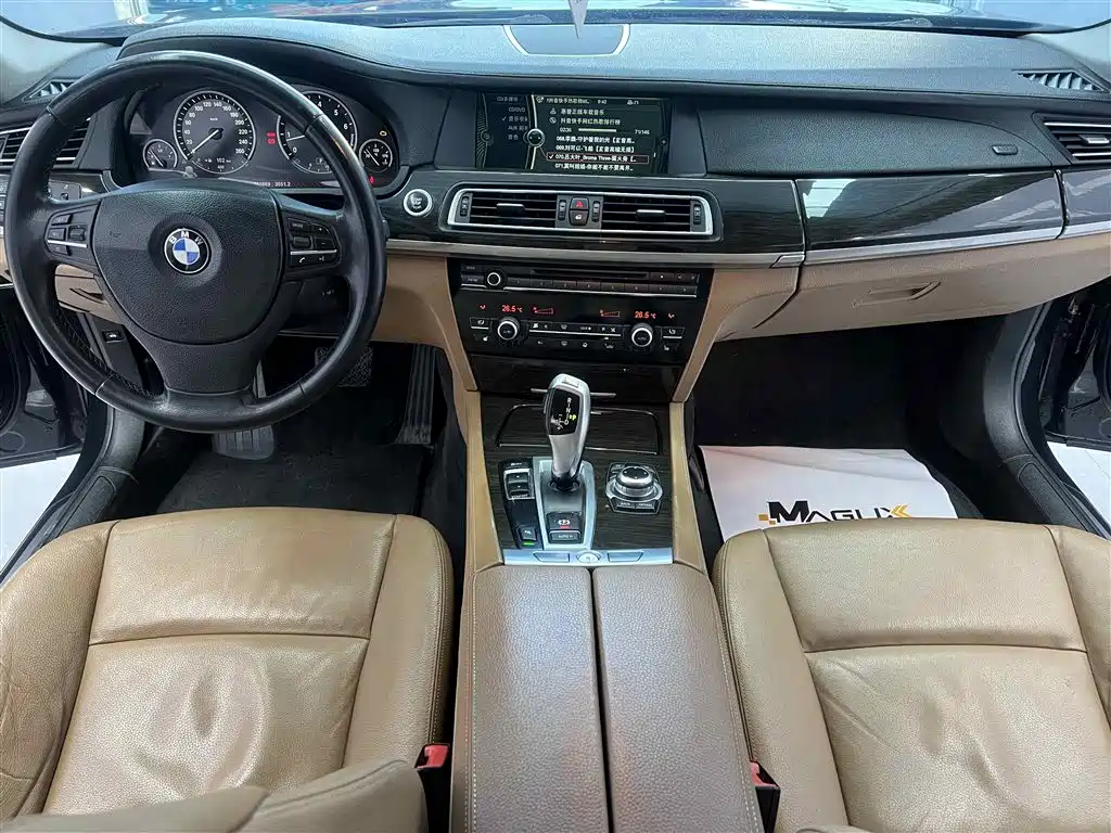 BMW 7 Series 2011 730Li Elegance фото 9