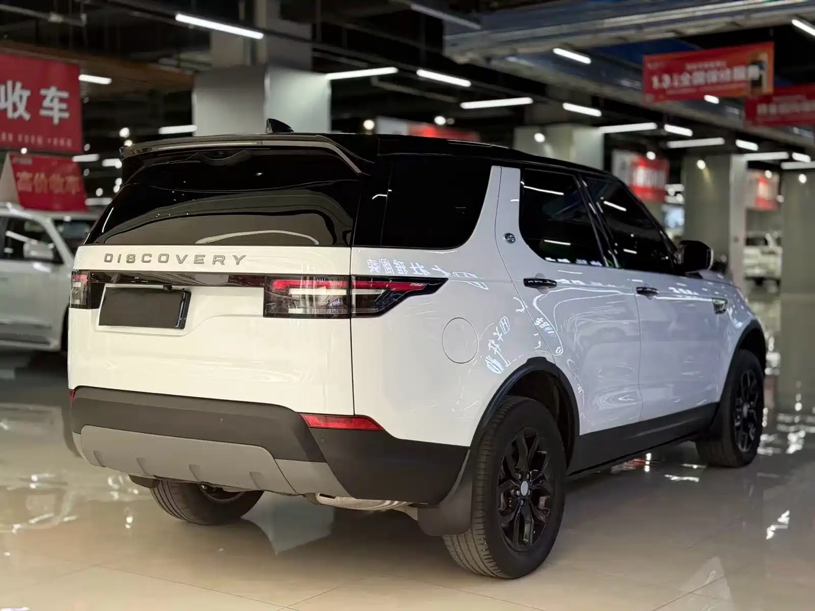 Фото 9 - Land Rover Discovery