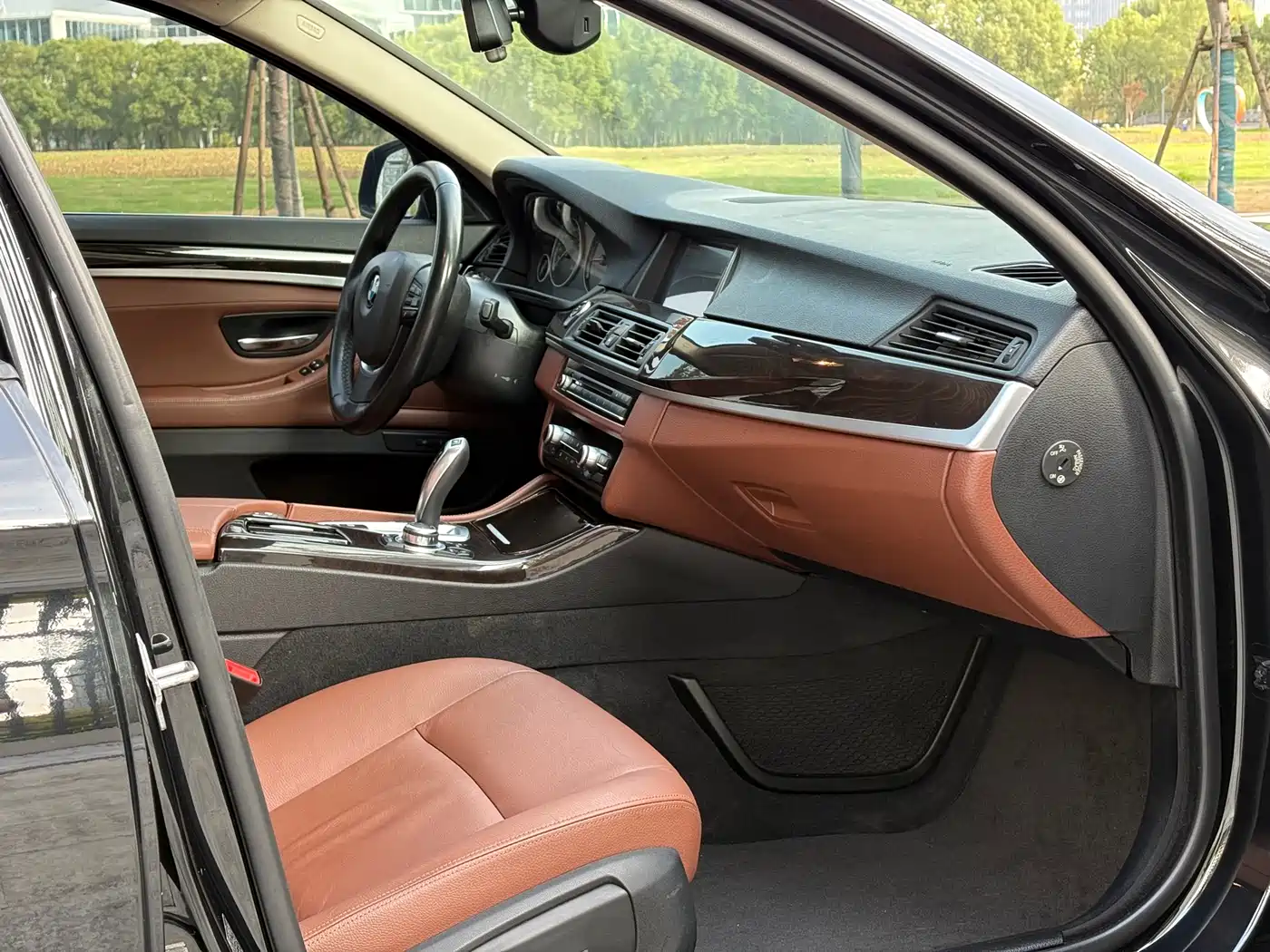 BMW 5 Series 2017 525Li Leading Edition фото 9