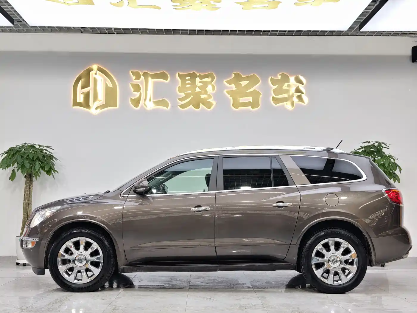 Buick Enclave 2010 3.6L Elite Edition фото 10