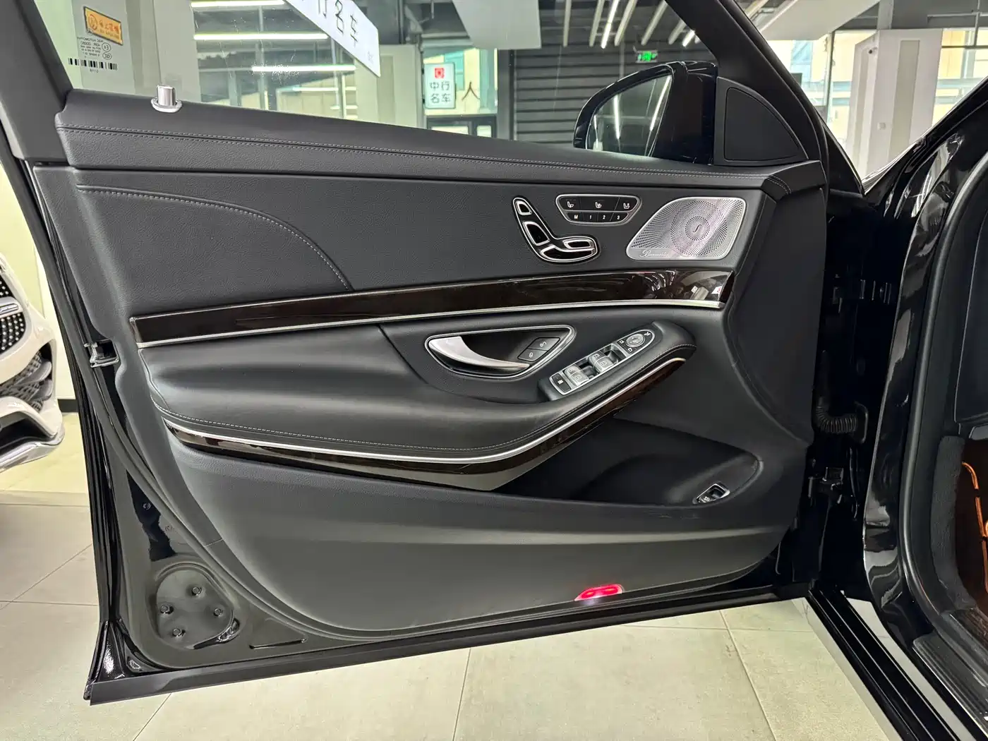 Mercedes-Benz Maybach S-Class 2020 S 450 4MATIC Collector's Edition фото 5