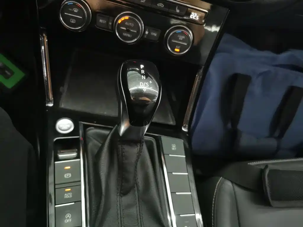 Volkswagen Passat 2019 330TSI Elite Version China VI фото 14