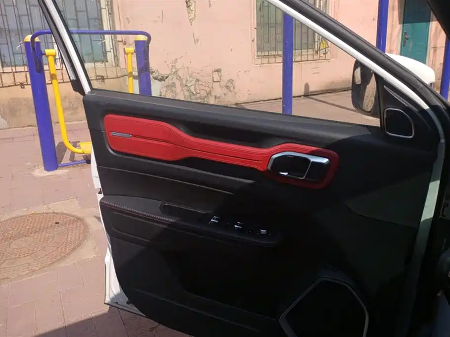 GEELY AUTOMOBILE GEELY ICON