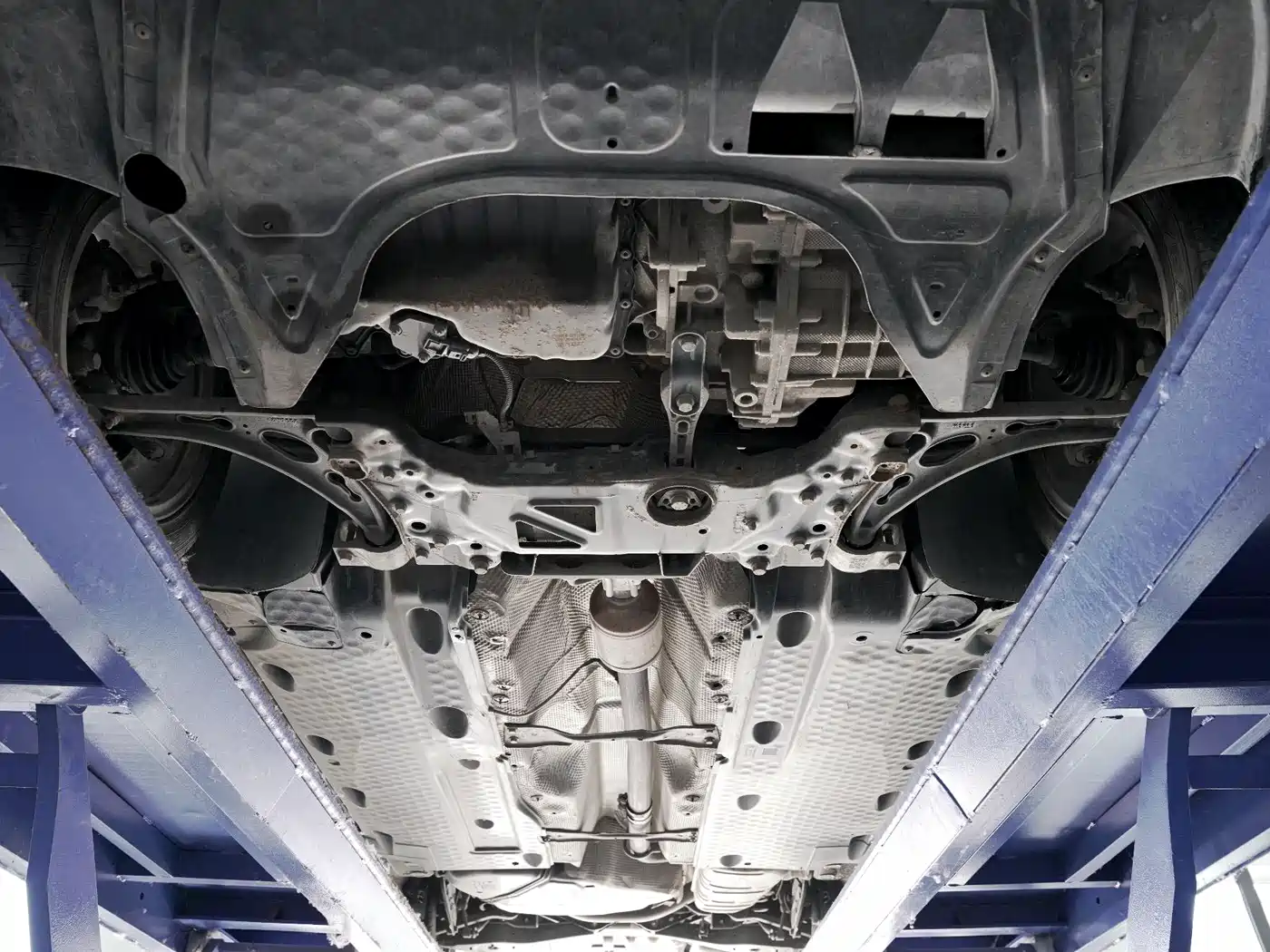 Volkswagen Magotan 2013 2.0TSI Premium фото 24