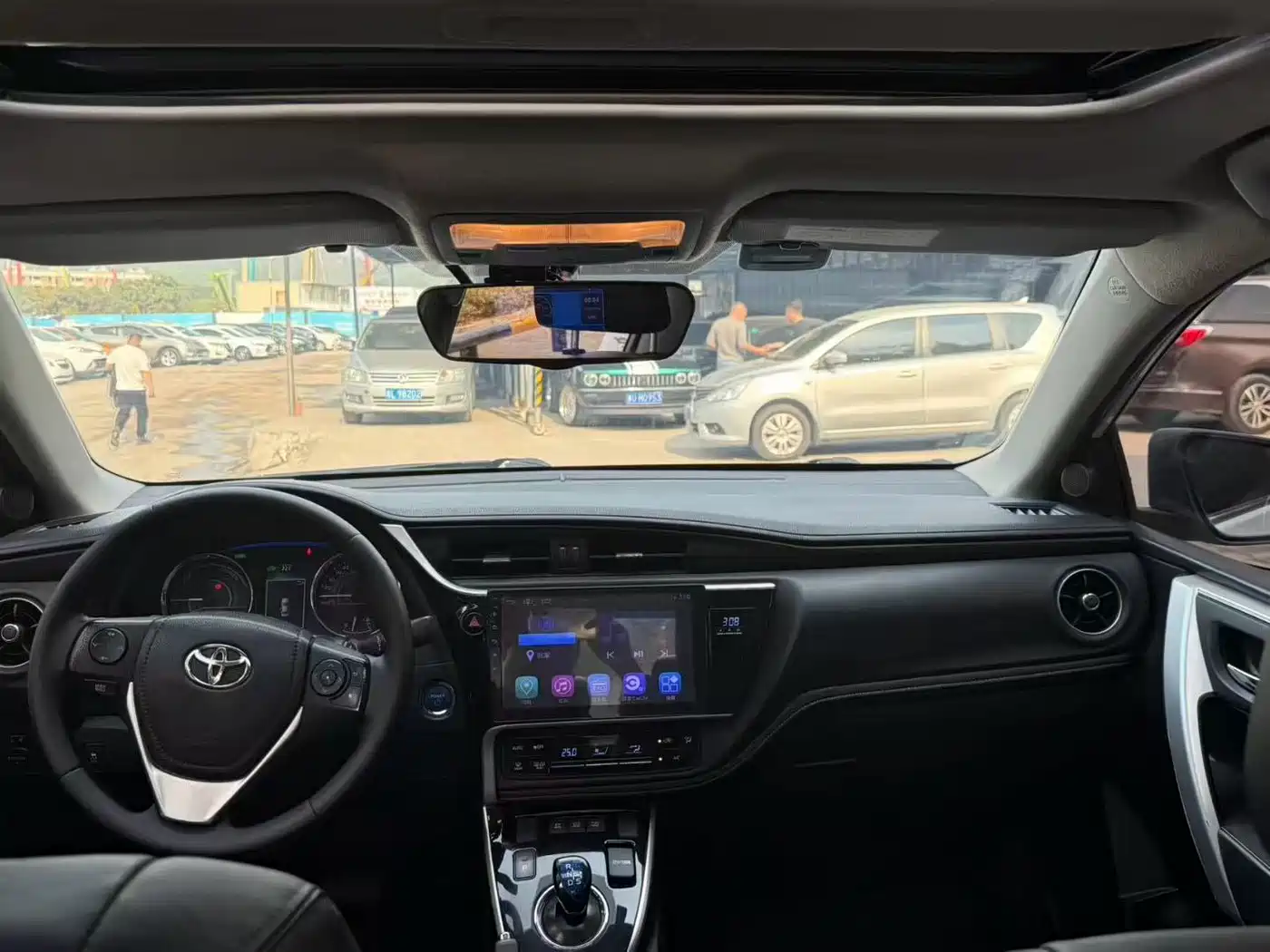 Фото 6 - Toyota Corolla