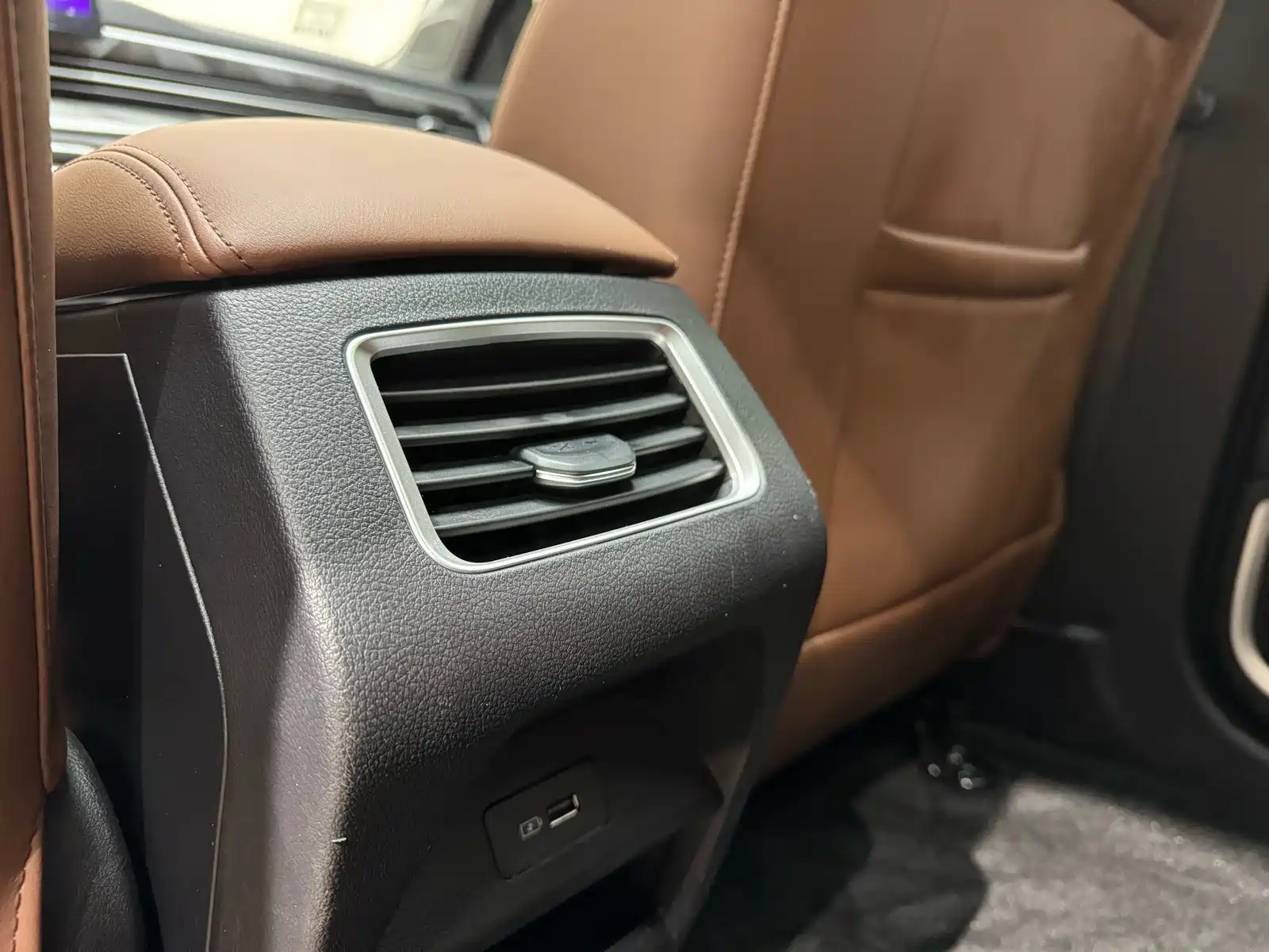 Photo 19 - Geely Emgrand X6