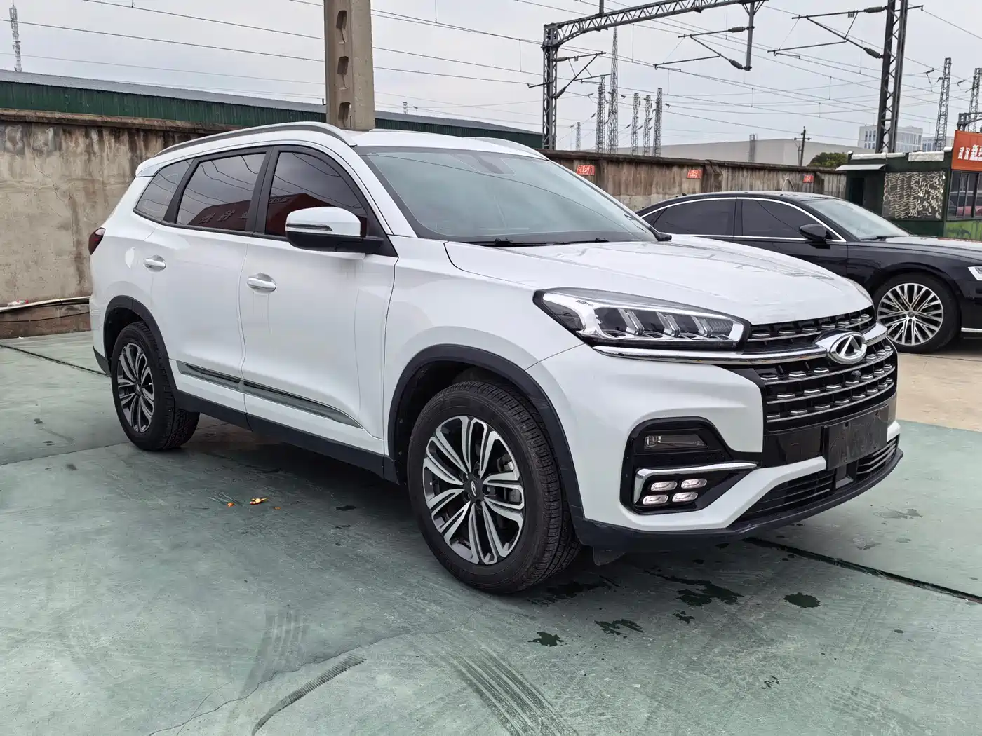 CHERY TIGGO 8