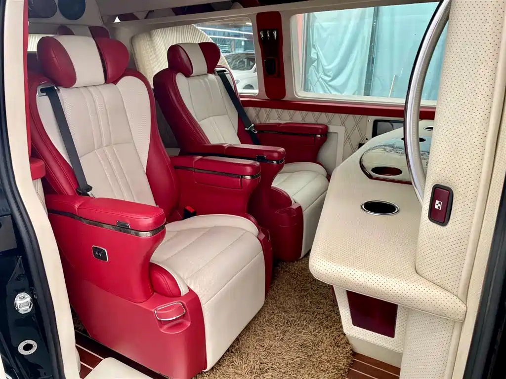 Mercedes-Benz Vito 2013 Model 3.0L Elite Edition фото 7