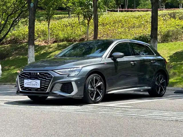 Audi A3 Sportback 35 TFSI, Стиль Спорт