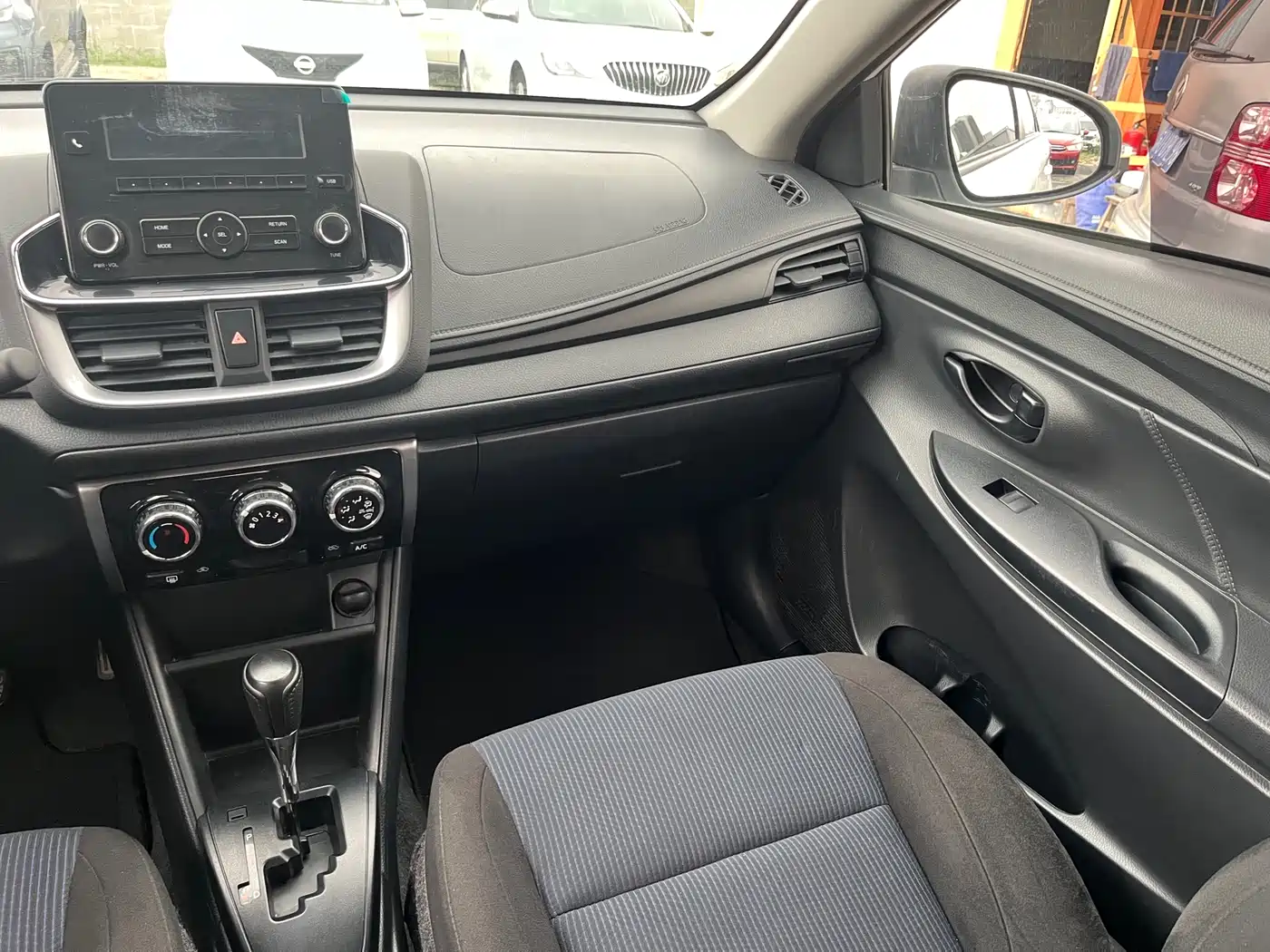 Toyota YARiS L Zhi Xiang 2021 1.5L CVT Leading Edition фото 9