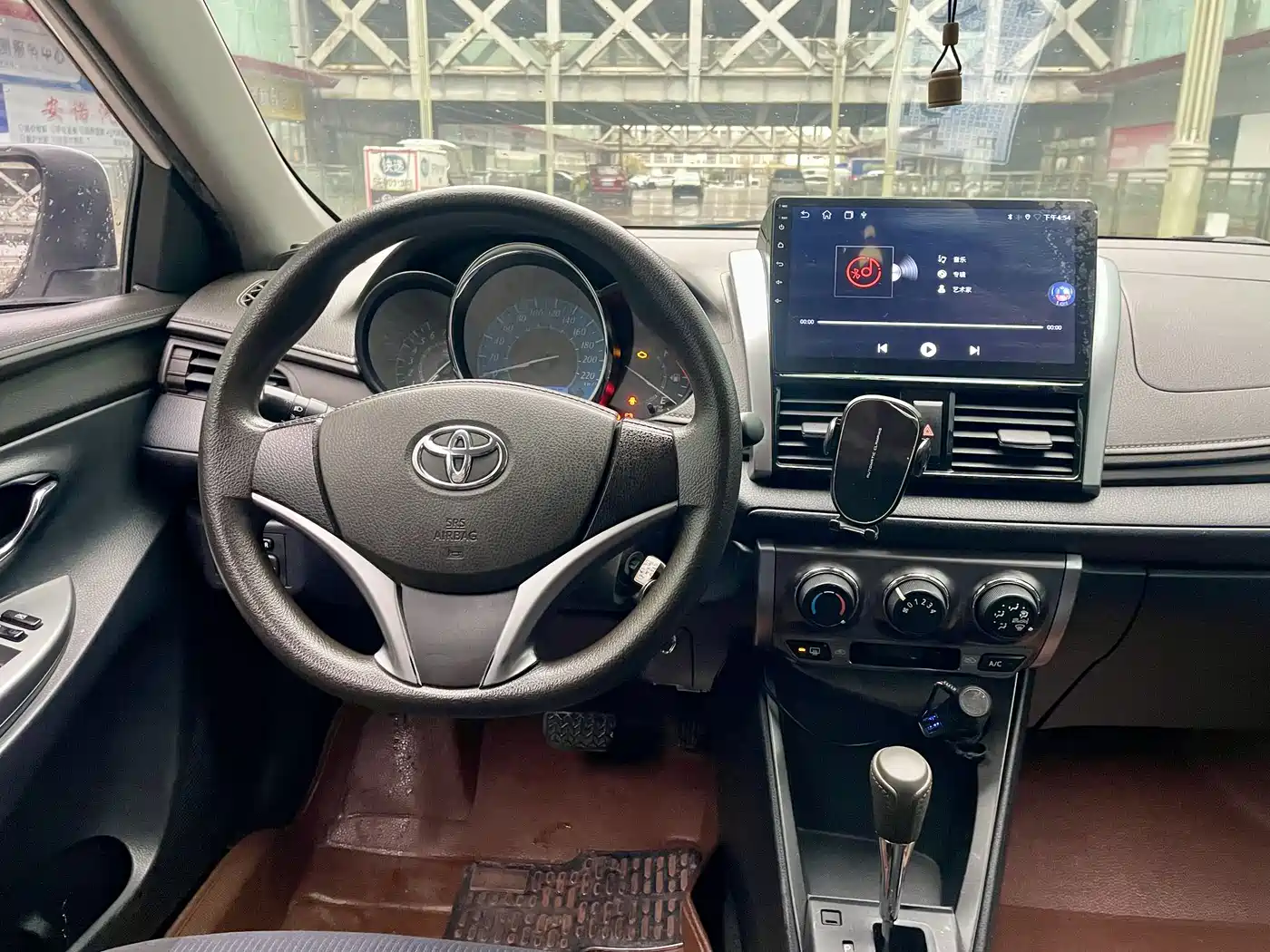 Toyota YARiS L Zhi Xuan 2015 1.5E Auto Charming Edition фото 10