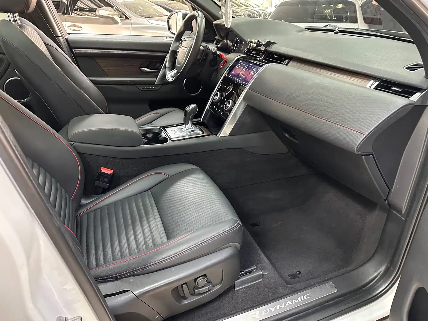 Land Rover Discovery Sport 2020 249PS R-Dynamic Performance фото 10
