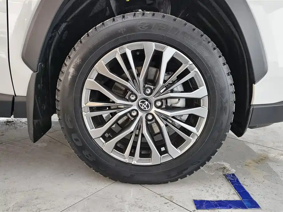 Toyota Wildlander 2023 Hybrid 2.5L E-CVT AWD Luxury PLUS Edition фото 6